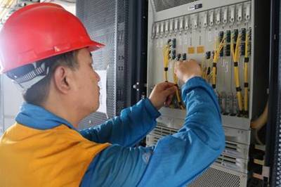 通讯设备检修保障哈站北站房顺利开通